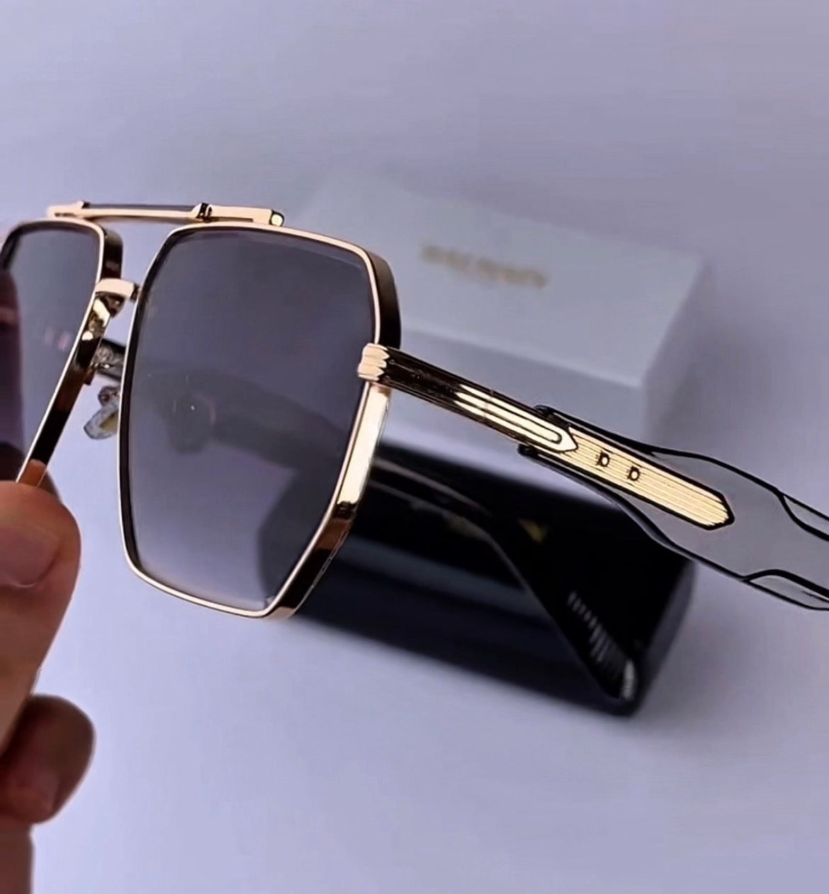 Aurora Luxe Square Shades